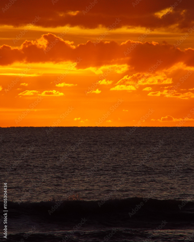 Obraz premium sunset over the sea