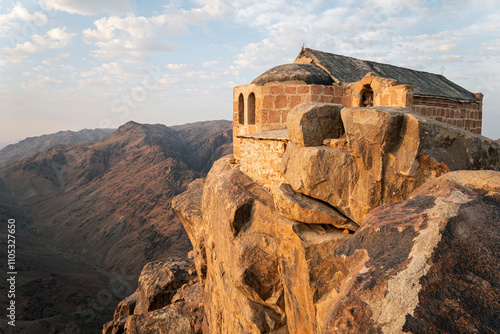 Canvastavla Beautiful sunrise on top of Mousa Mountain in Egypt, South Sinai