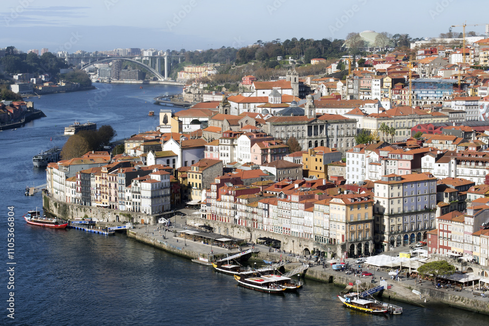 Obraz premium Buildings in downtown Porto in Portugal
