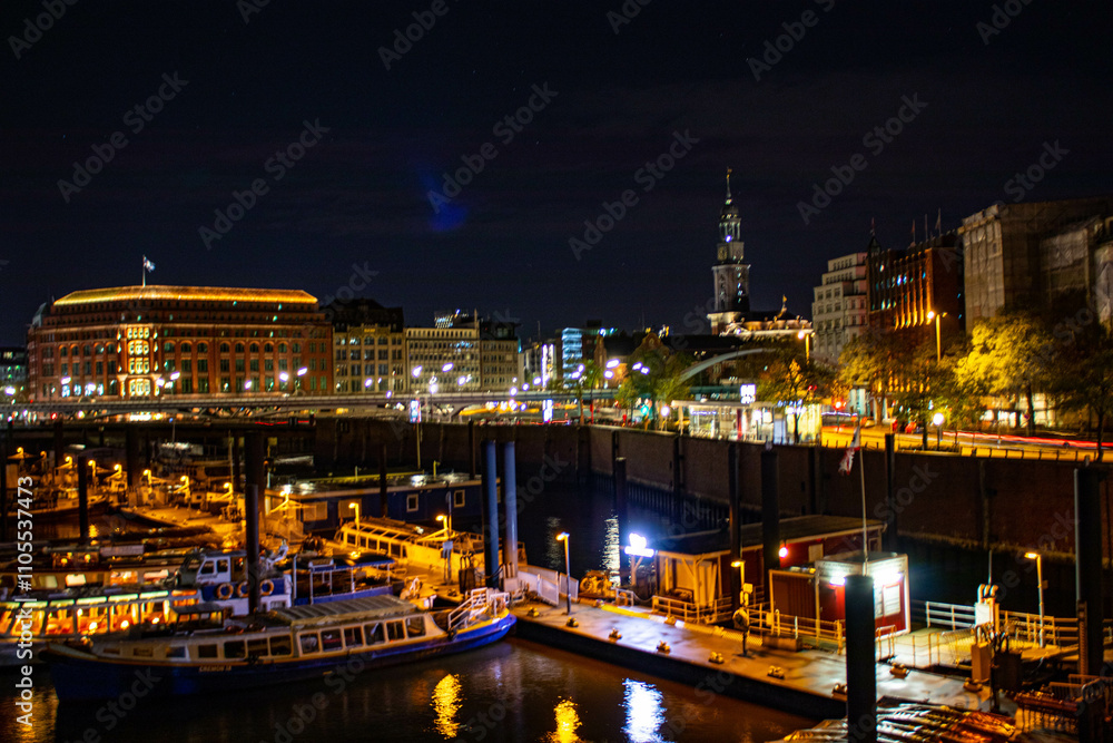 Fototapeta premium Hamburg at night, view of the night port in Hamburg, Germany, night view