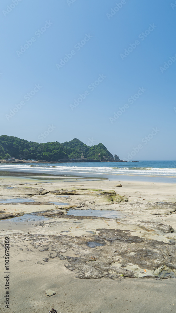 Obraz premium 日本の海の風景【千葉県勝浦市】鵜原海岸・鵜原海水浴場