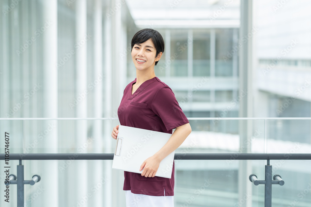 医療従事者の若い女性 医療従事者の若い女性