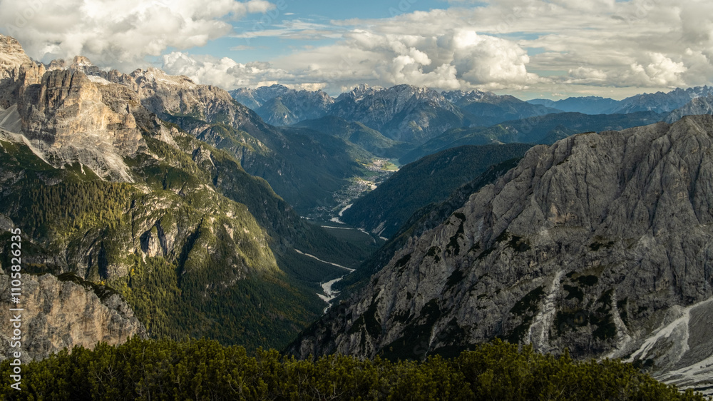 Golden Horizons: Capturing the Dolomites in Fall Golden Horizons: Capturing the Dolomites in Fall