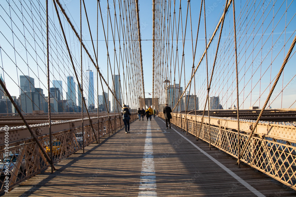 Obraz premium The Brooklyn Bridge during winter with a blue sky. New york city