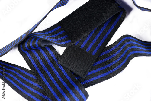 knee wraps , blue power lift photo