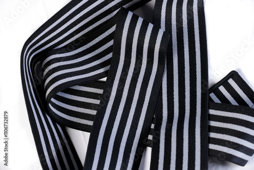 knee wraps training, gray clousep out