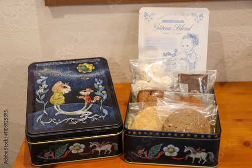 かわいい動物イラストのパッケージ缶のクッキーの詰め合わせ、ギフトボックス