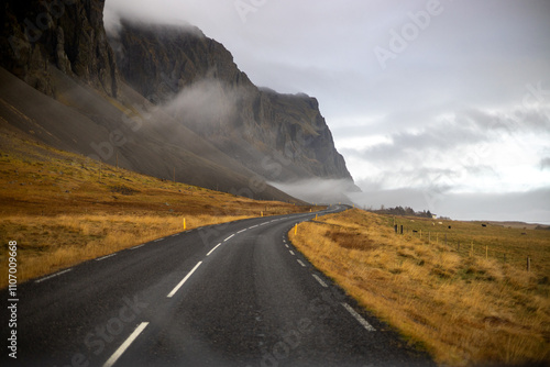 the road to the mountains of iceland