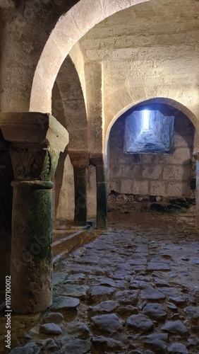 Crypte-martyrium de l'église Sainte-Marie de Madiran photo