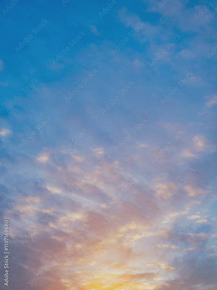 Fototapeta premium colorful and dramatic sunset clouds