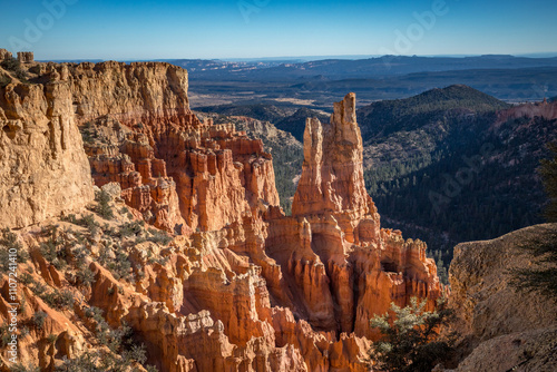 Obraz na płótnie Majestic rock formations of Bryce Canyon in Cannonville, Utah w salonie