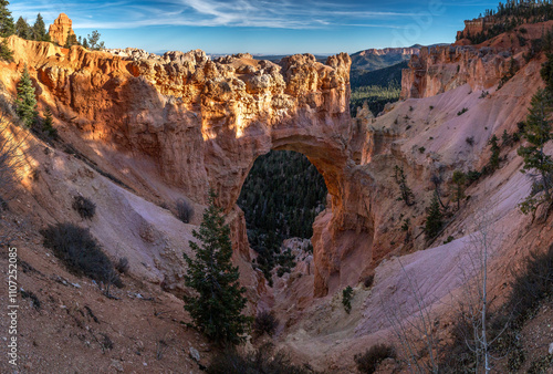Obraz na płótnie Magnificent Bryce Natural Bridge in Bryce Canyon National Park, Utah w salonie