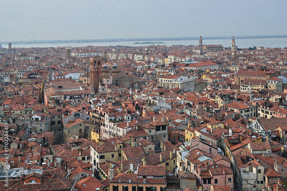 Blick vom Campanile auf Venedig
