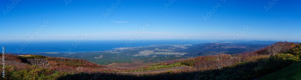 Obraz premium 鳥海山 鉾立展望台からの日本海パノラマ