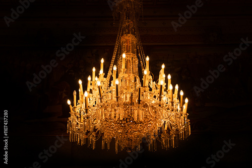 Billede på lærred Exquisite crystal lighted chandelier in the state room of the Grandmaster Palace