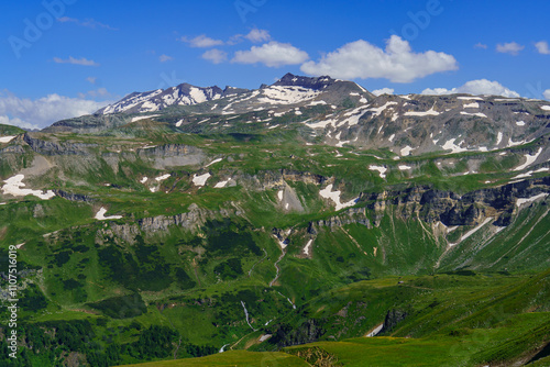 Mittersill in den österreichischen Alpen photo