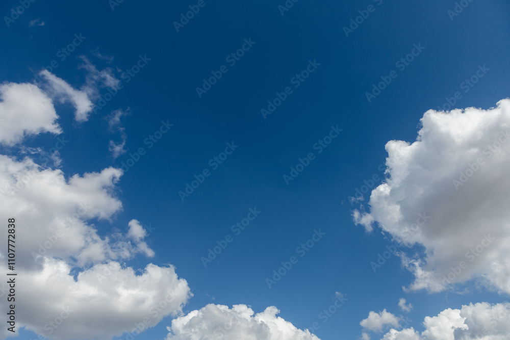 Obraz premium view of the beautiful clouds in the blue sky