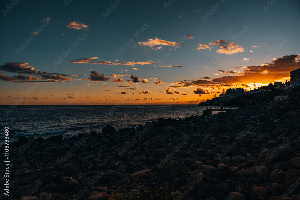 Obraz premium sunset over the sea