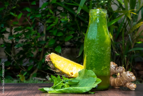 Immune boosting green juice pineapple ginger speech photo