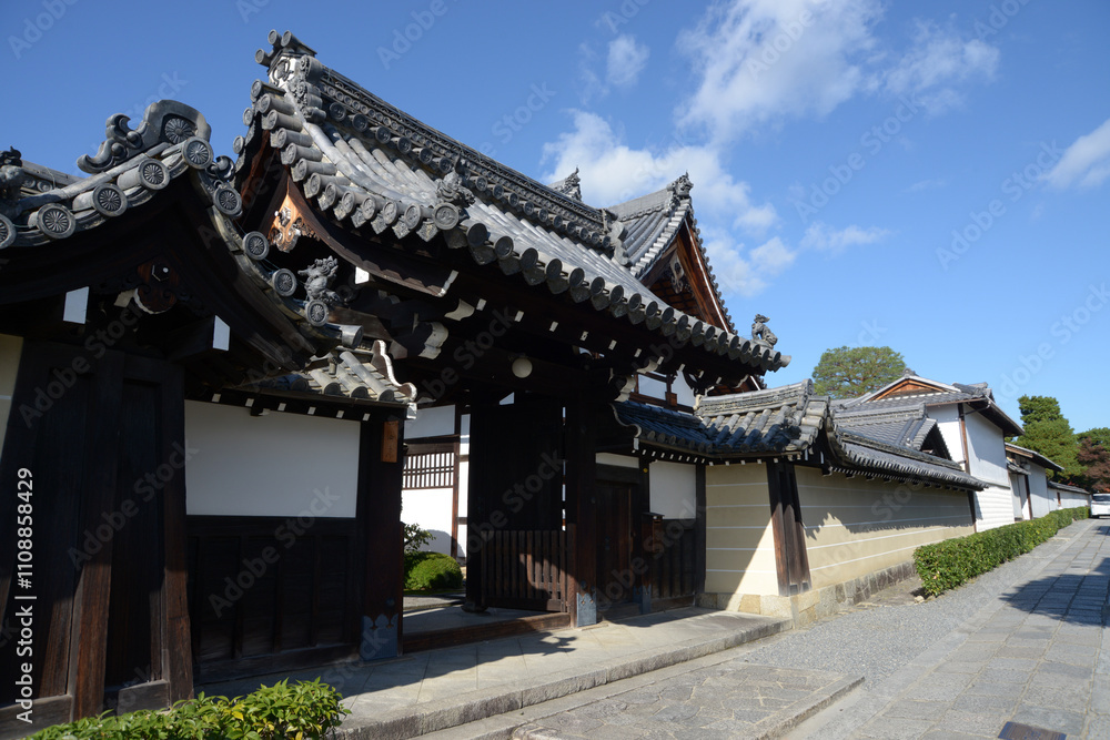妙心寺 東海庵の山門 京都市右京区花園 妙心寺 東海庵の山門 京都市右京区花園