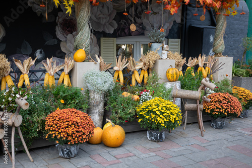 Obraz na płótnie Beautiful view of the Halloween decoration in European city w salonie
