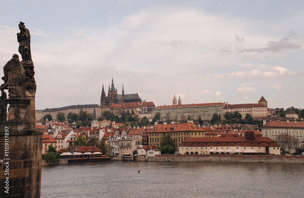 Obraz premium view of Prague Castle and the river vltava in prague