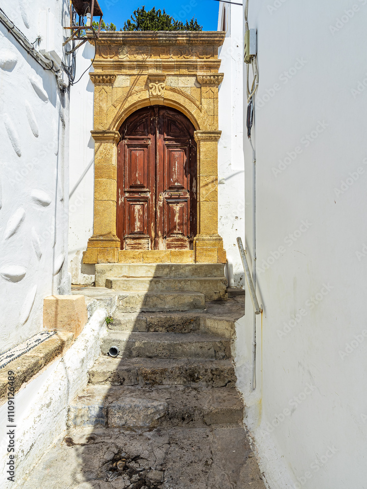 Naklejka premium Die Gassen von Lindos auf Rhodos