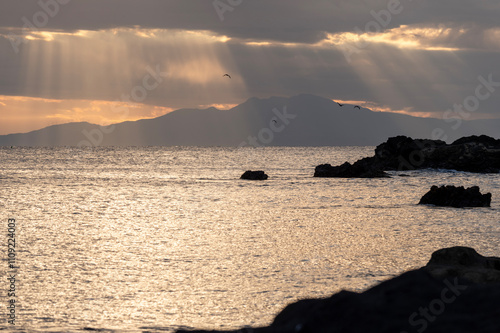 城ヶ島の夕暮れ時の薄明光線 photo