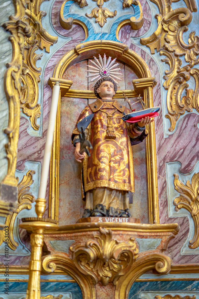 Fototapeta premium altar, confession, historical, statue, representing, saint, vincent, inside, catholic, church, catholic church