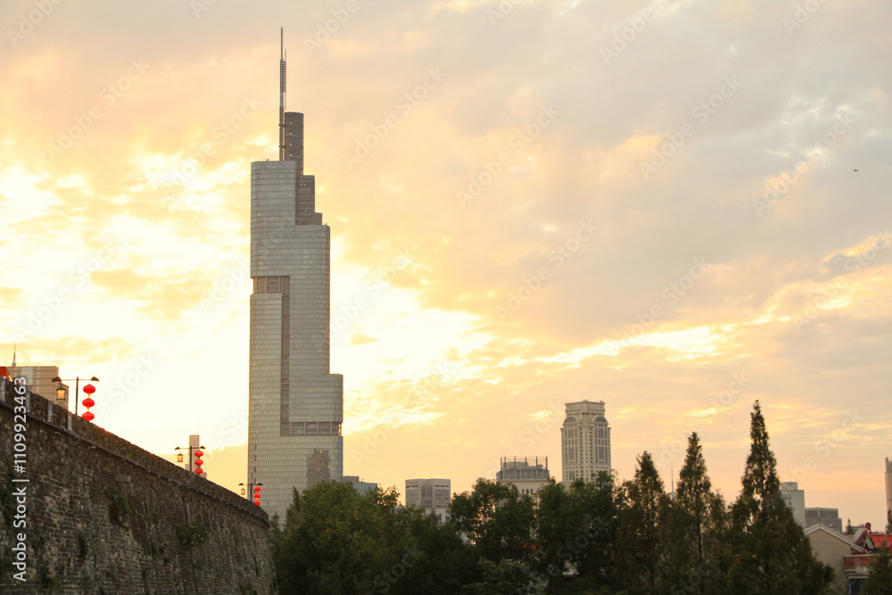 Obraz premium Sunset View of the Nanjing’s Skyline and Old City Wall, China