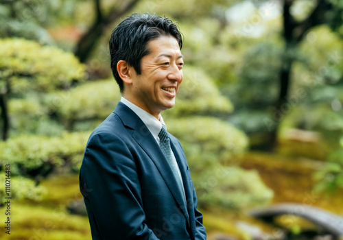 Trustworthy and professional male portrait/信頼感あふれるプロフェッショナルな男性