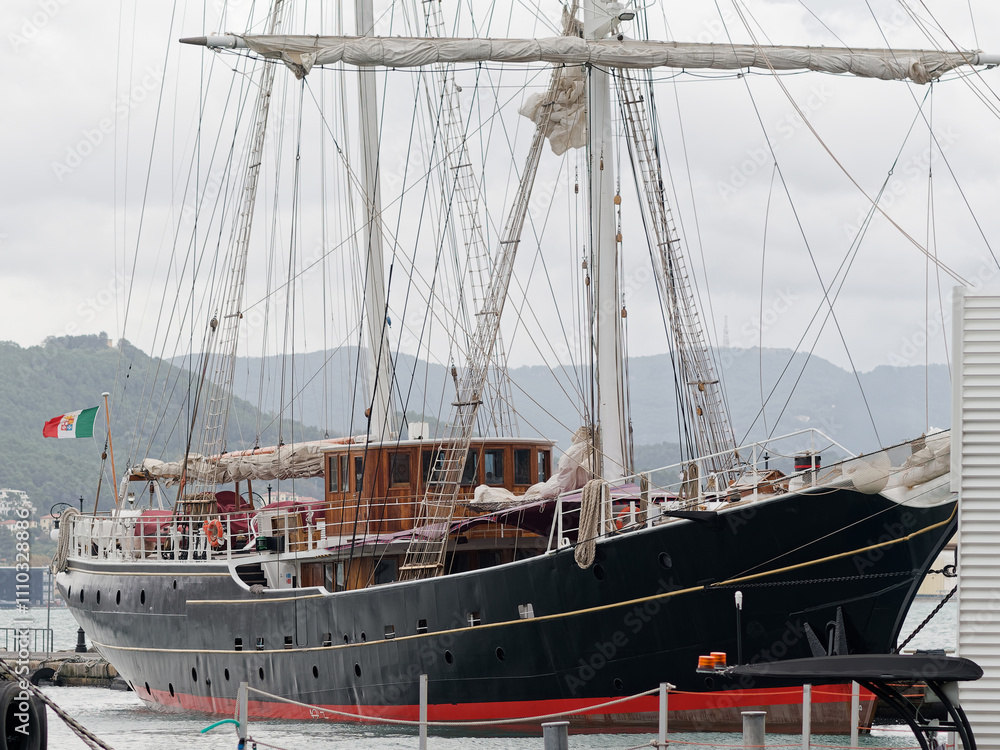 Naklejka premium a tall ship moored in la spezia