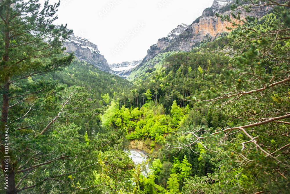 Ordesa and Monte Perdido National Park - Aragonese Pyrenees Ordesa and Monte Perdido National Park - Aragonese Pyrenees