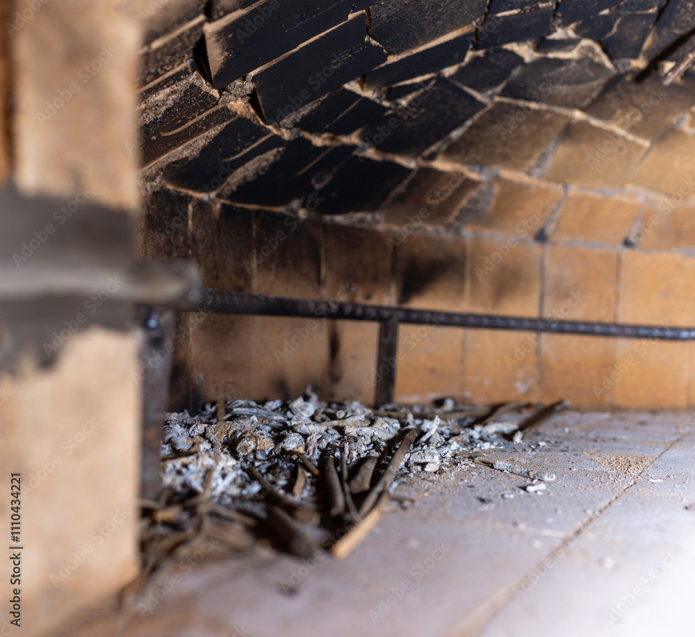 The wood-fired oven, the heart of the home, brings family and friends together to share in the joy of traditional, home-cooked meals.