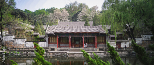 Fototapeta Naklejka Na Ścianę i Meble -  Beijing Summer palace botanical garden traditional temple