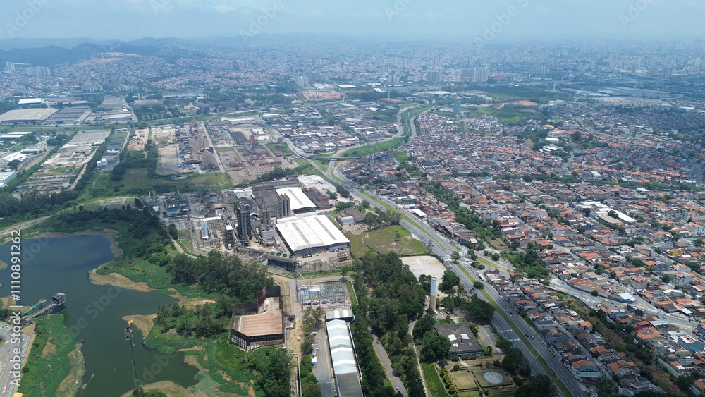Fototapeta premium Industrial Aerial View of the Capuava Petrochemical Complex in Santo André, São Paulo – A Hub for Chemical and Plastic Production