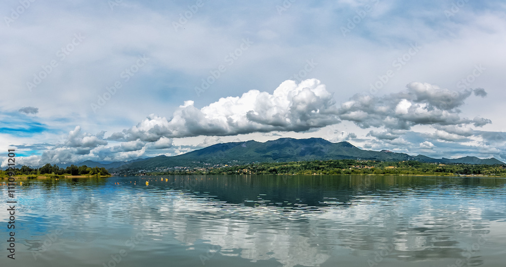 Obraz premium Sacro monte Varese nel lago