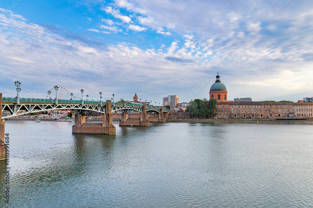 Naklejka premium Toulouse : la Garonne