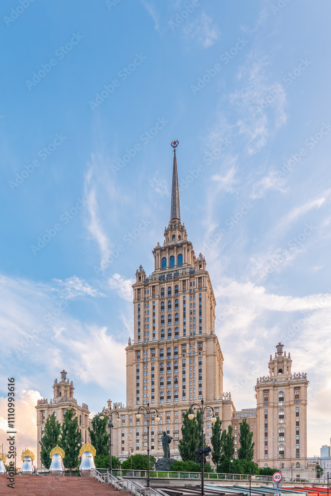 Obraz premium high-rise stalinist building near river at summer sunset in Moscow, Russia. Historic name is Hotel Ukraine.