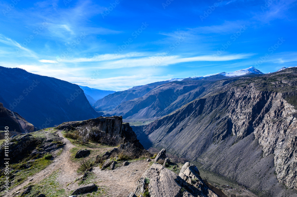 Fototapeta premium Picturesque view from the Katu-Yaryk pass to the Chulyshman River valley