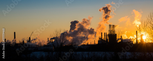 Obraz na plátně Wood River Oil Refinery Roxana, Illinois outside of St