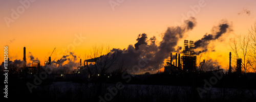 Obraz na plátně Wood River Oil Refinery Roxana, Illinois outside of St