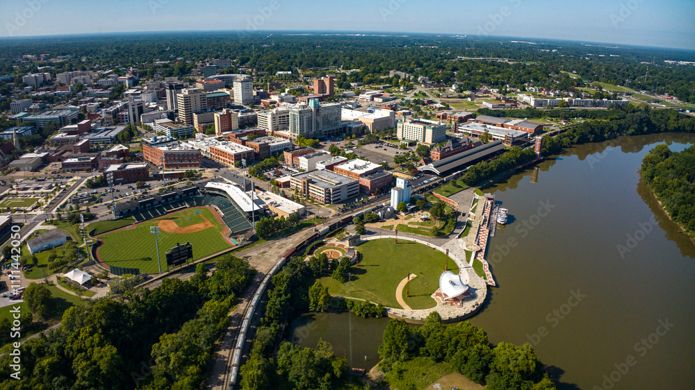 Φωτογραφία JULY 11, 2023 - MONTGOMERY, ALABAMA, USA - aerial view of Montgomery Alabama the