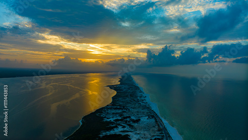 Bild auf Leinwand JULY 13, 2023, PENSACOLA, FL