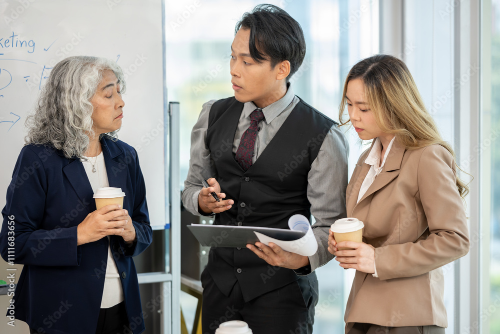 Executives are having a meeting with employees to discuss business planning in a conference room. Executives are having a meeting with employees to discuss business planning in a conference room.