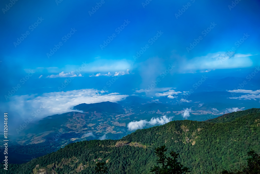 Obraz premium Breathtaking mountain view adventure scenic overlook nature photography cloudy sky panoramic perspective awe-inspiring landscape