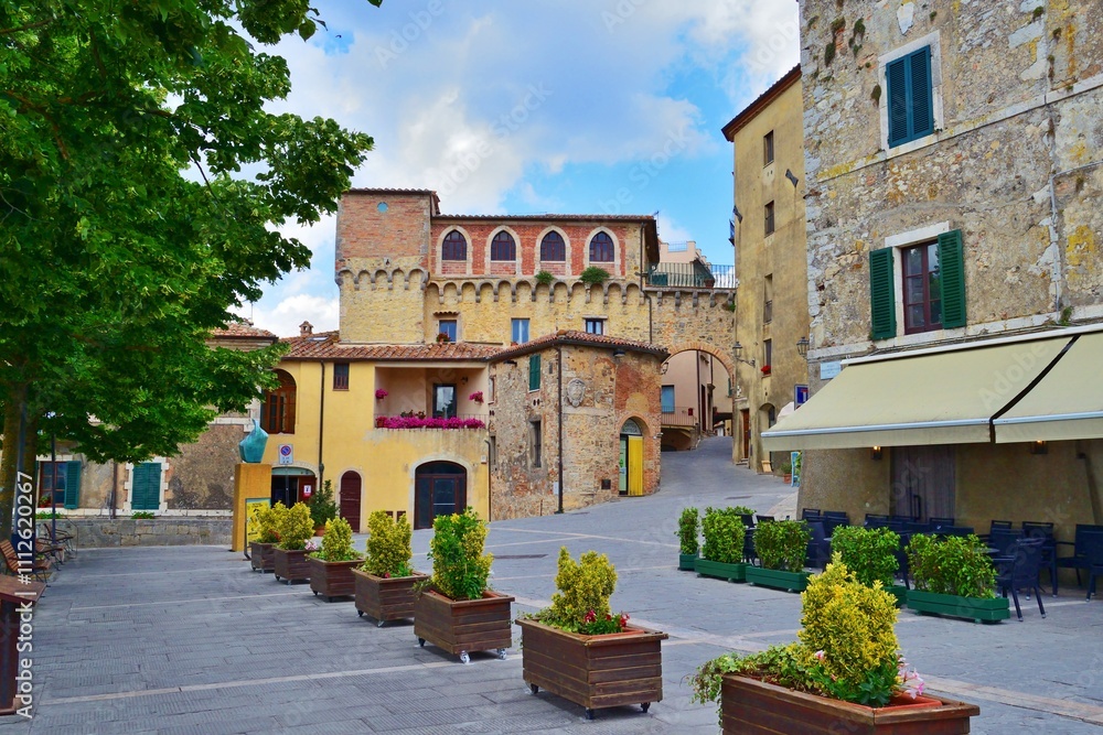 Naklejka premium landscape of the old Tuscan village of San Casciano dei Bagni in the province of Siena, Italy