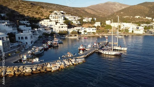 Der kleine Fischerhafen in Katapola, Amorgos, Kykladen, Griechenland, Europa photo