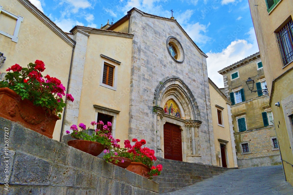 Obraz premium landscape of the old Tuscan village of San Casciano dei Bagni in the province of Siena, Italy