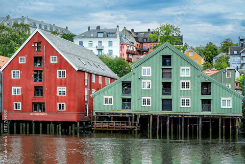 Speicherhäuser an der Nidelva in Trondheim photo